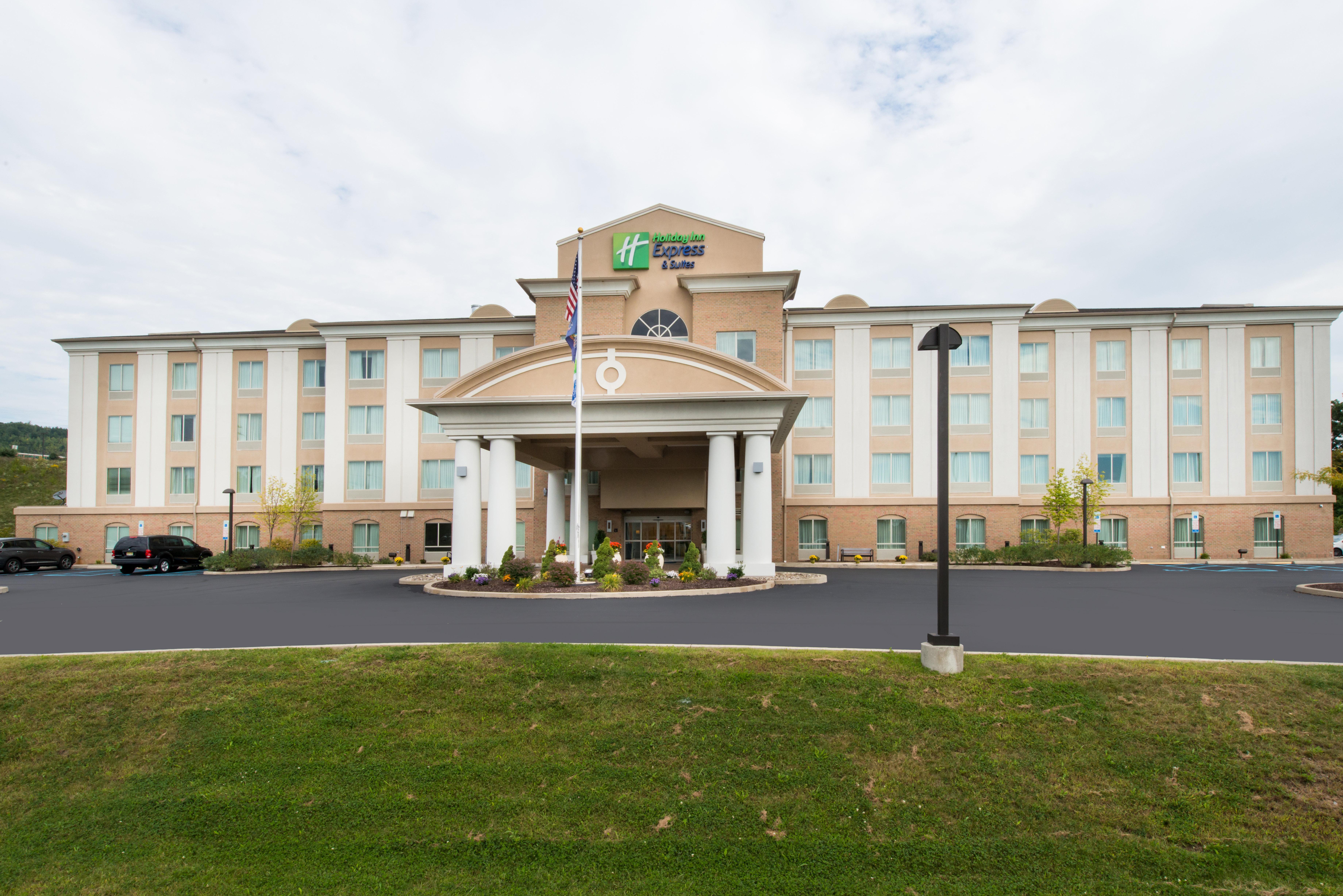 Holiday Inn Express And Suites Dickson City By Ihg Bagian luar foto