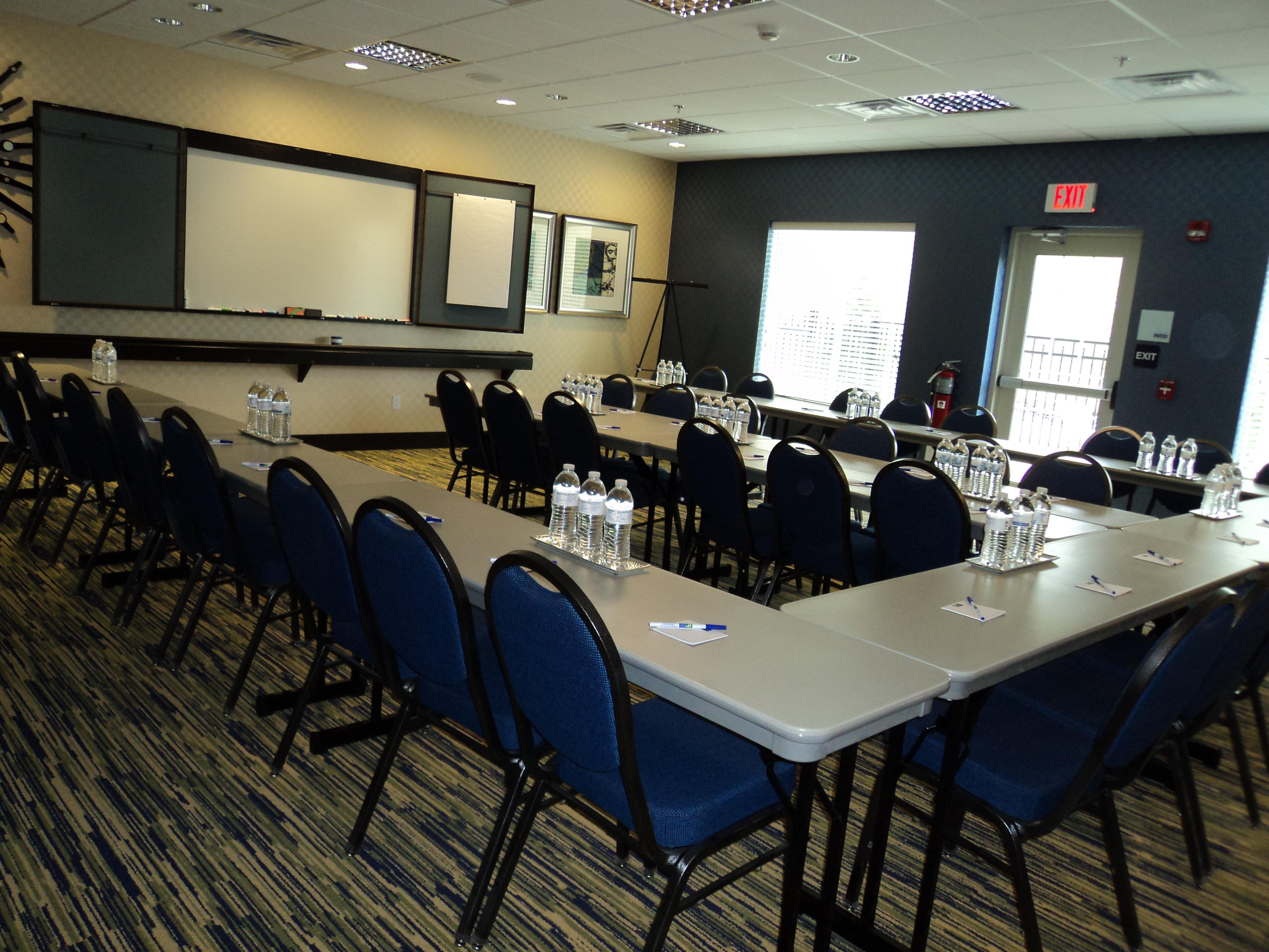 Holiday Inn Express And Suites Dickson City By Ihg Bagian luar foto