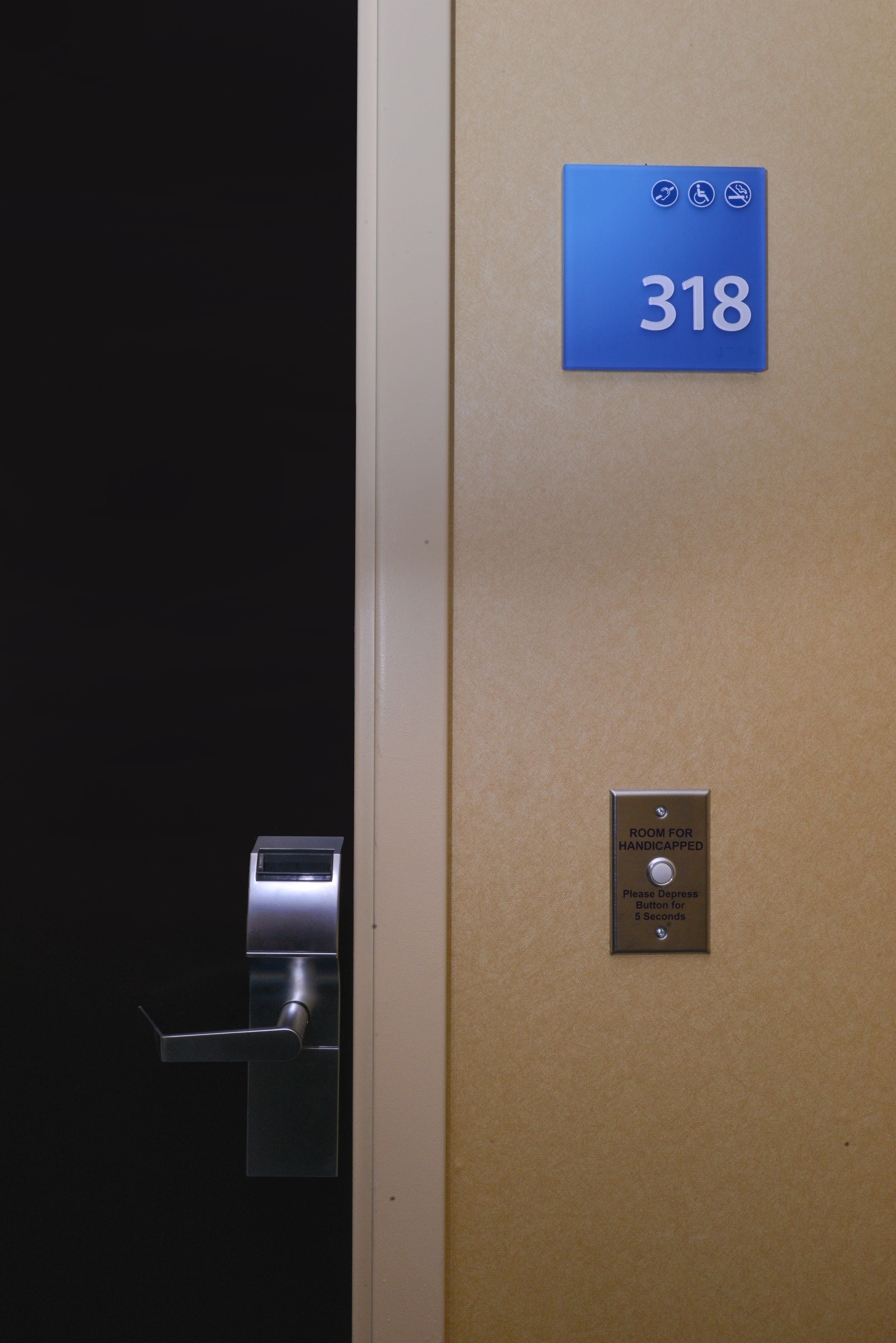 Holiday Inn Express And Suites Dickson City By Ihg Bagian luar foto