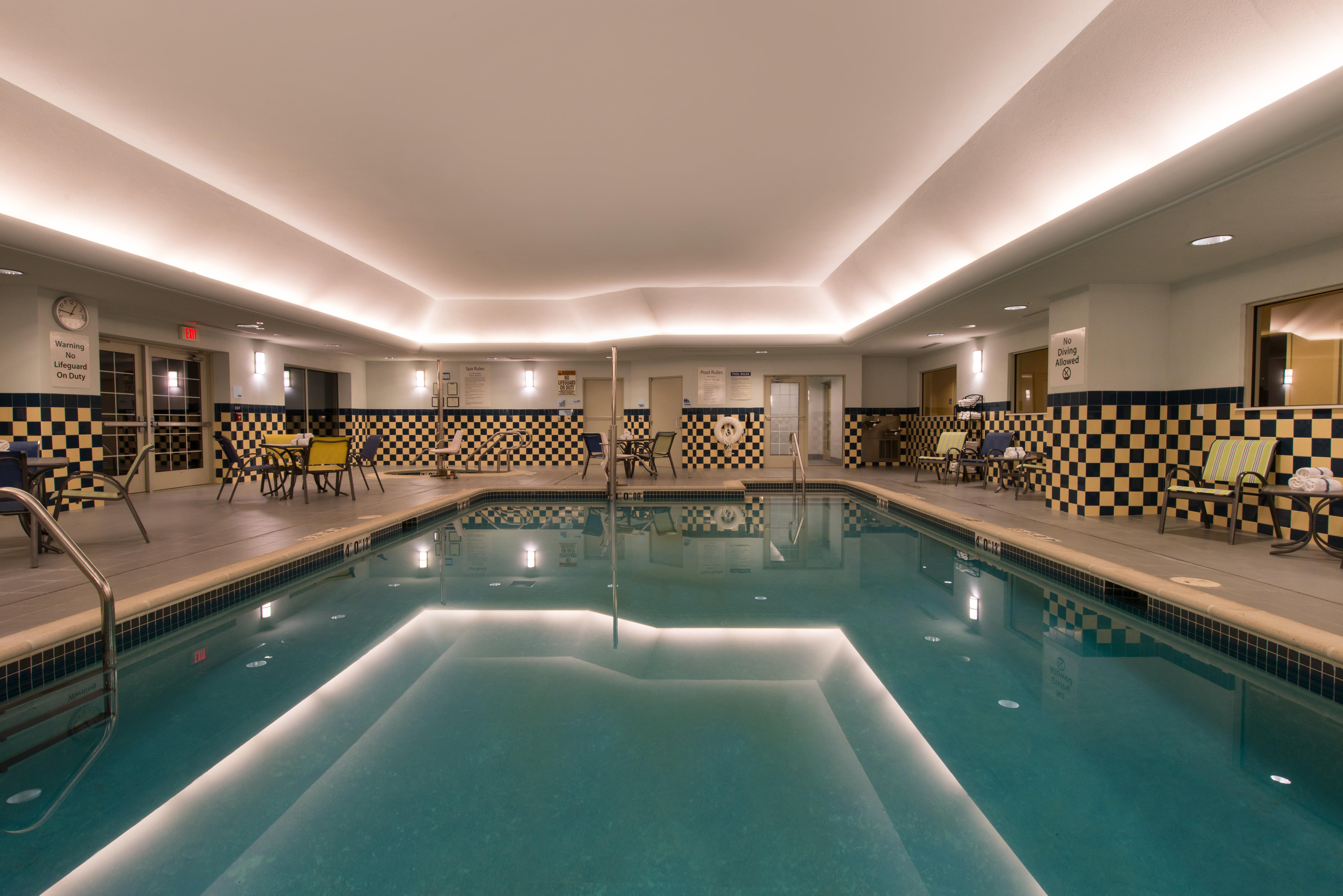 Holiday Inn Express And Suites Dickson City By Ihg Bagian luar foto