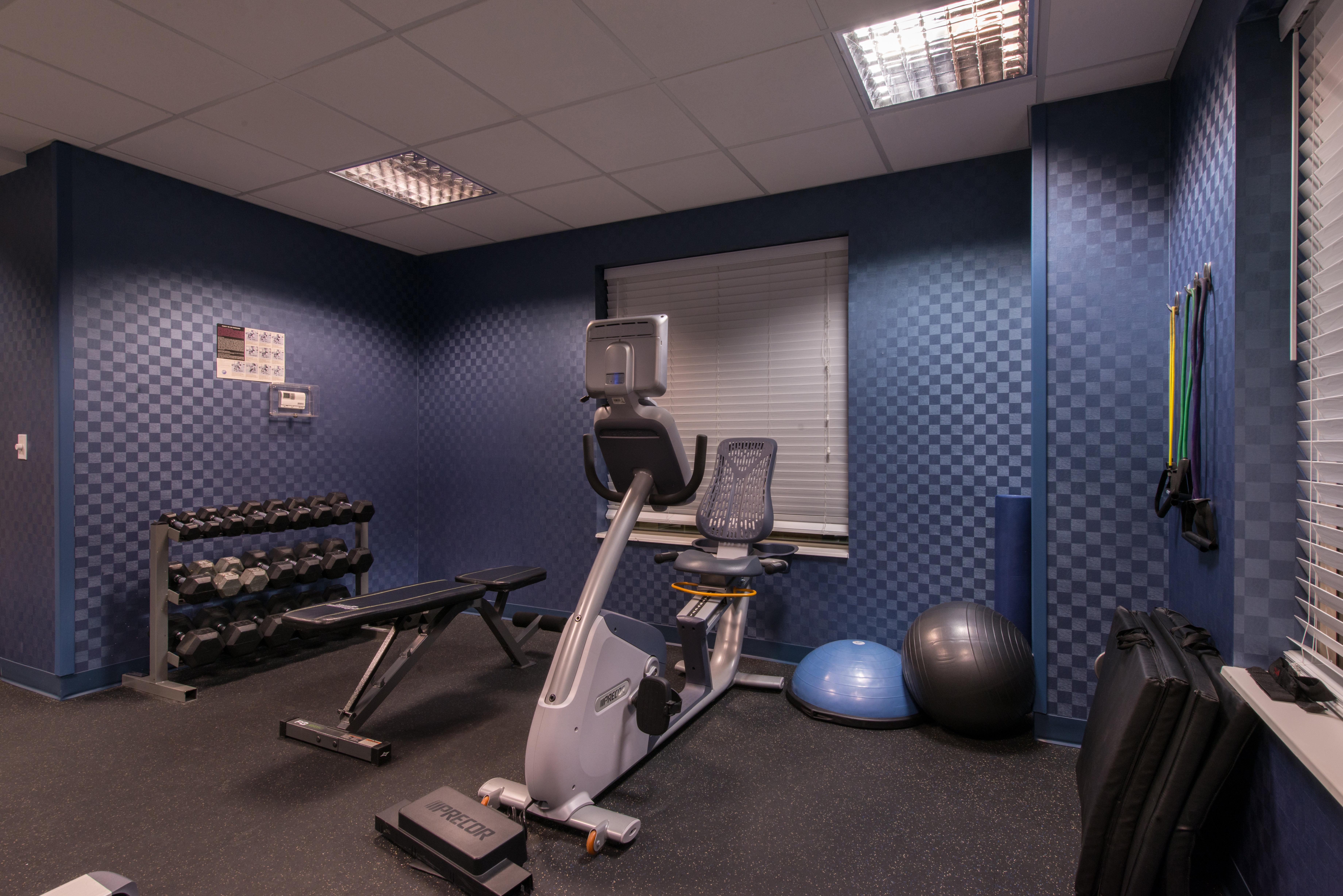 Holiday Inn Express And Suites Dickson City By Ihg Bagian luar foto