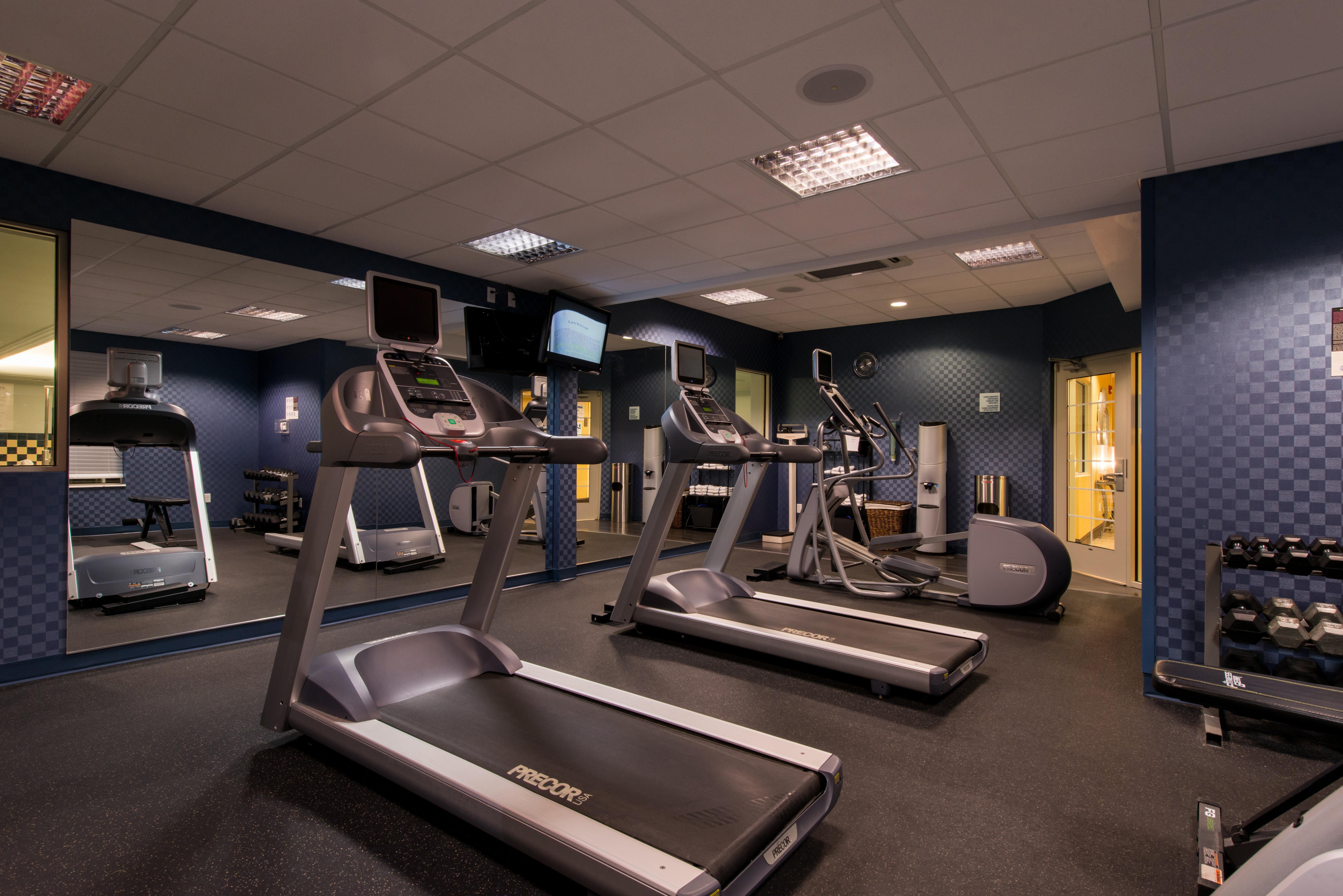 Holiday Inn Express And Suites Dickson City By Ihg Bagian luar foto