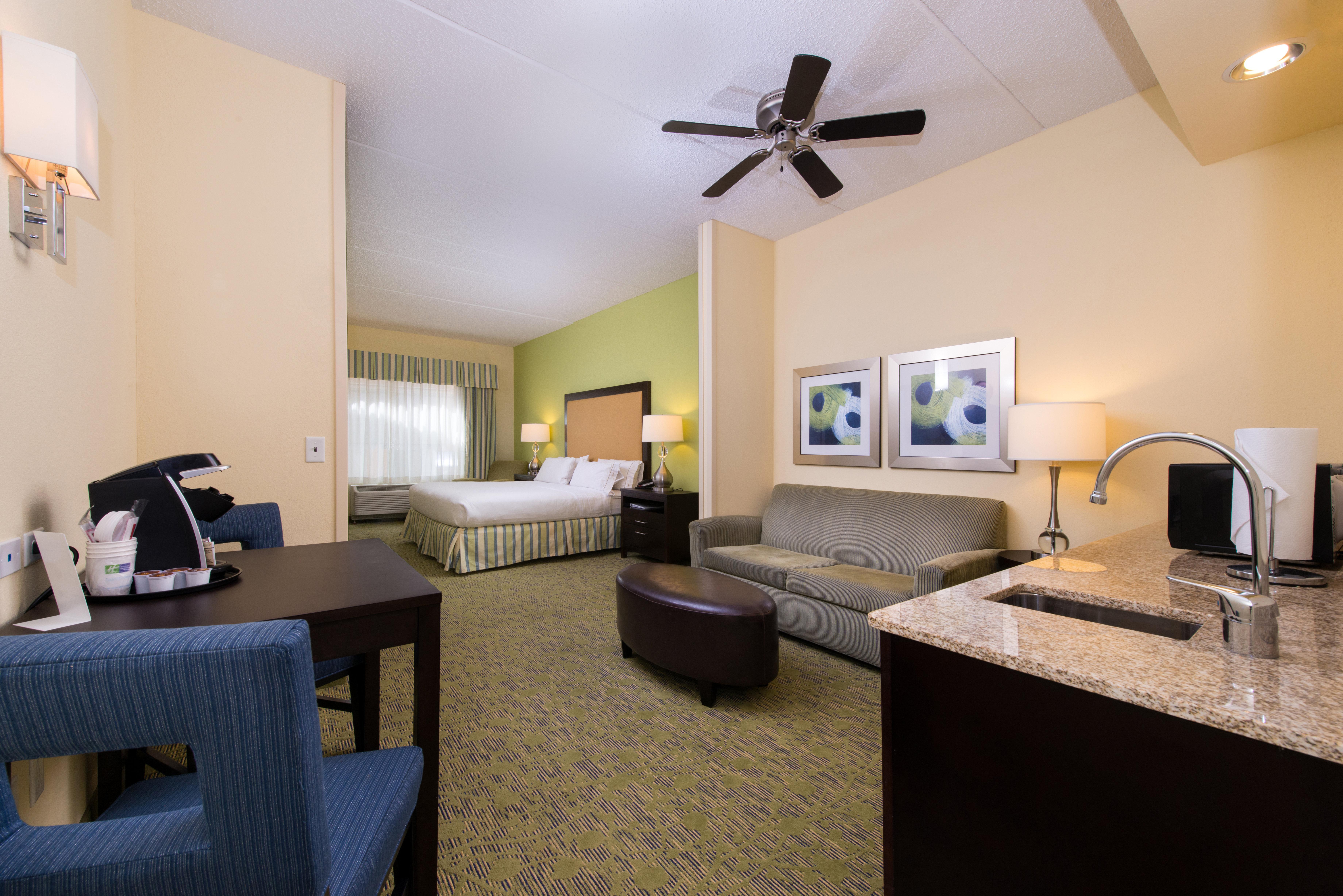 Holiday Inn Express And Suites Dickson City By Ihg Bagian luar foto