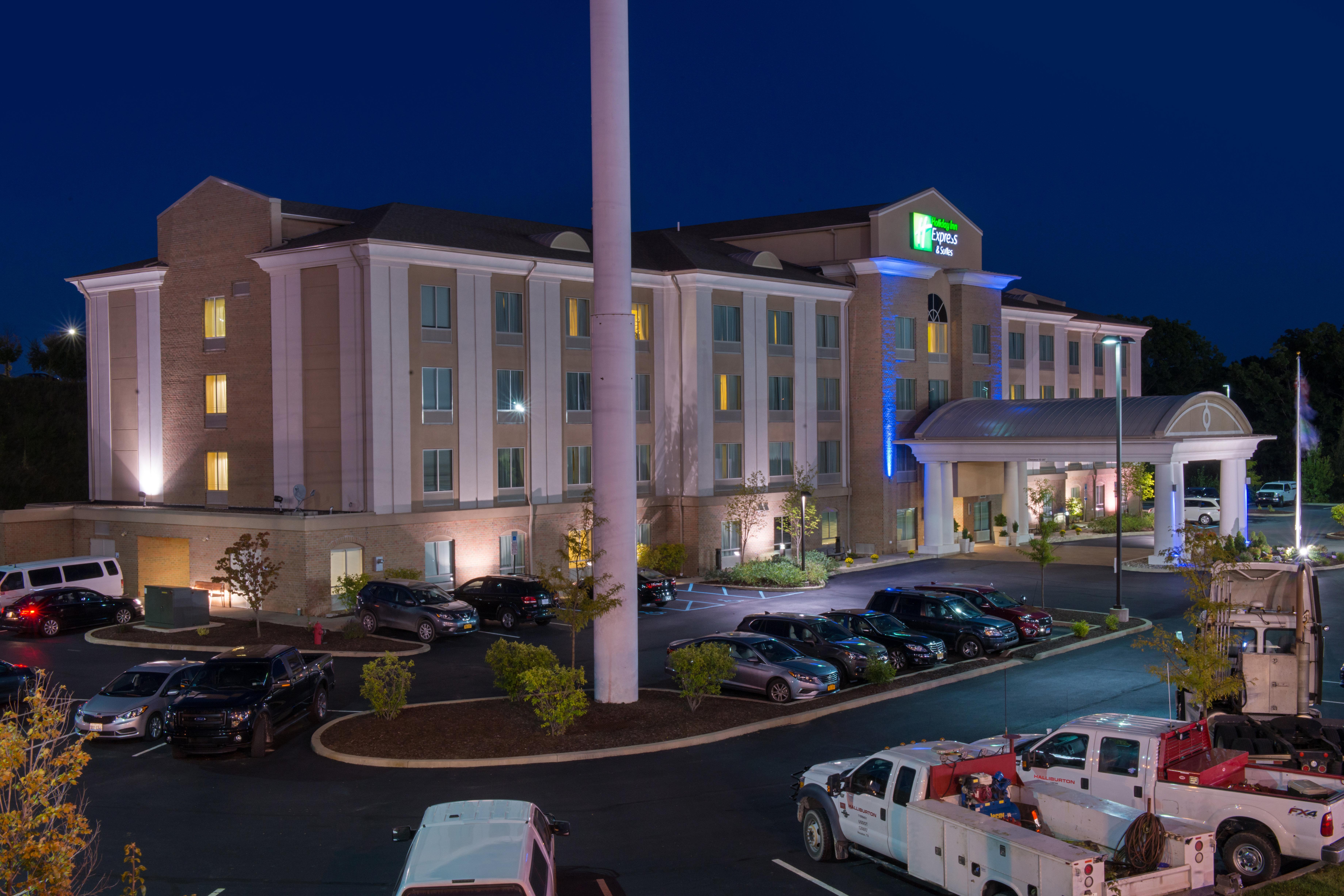 Holiday Inn Express And Suites Dickson City By Ihg Bagian luar foto