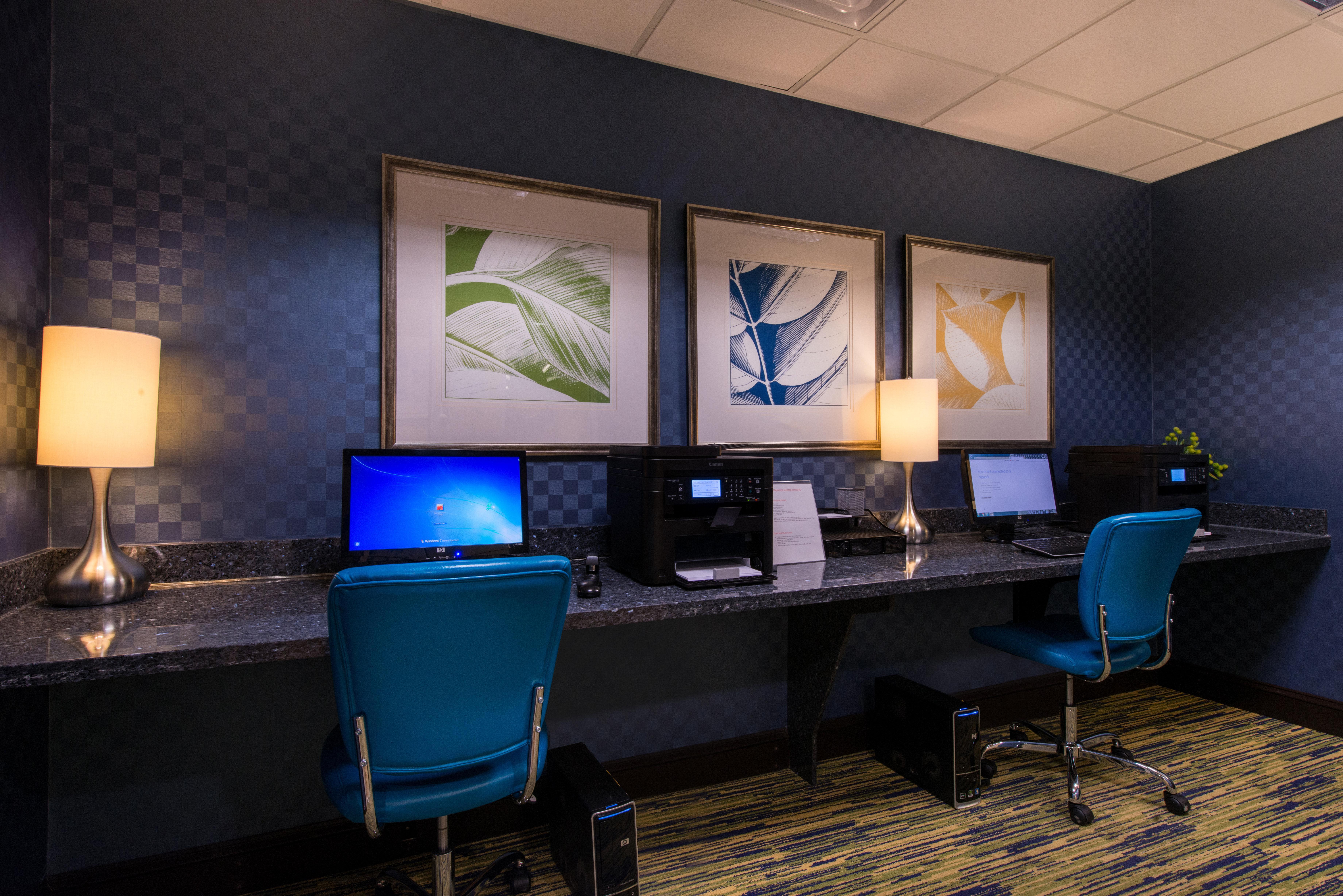 Holiday Inn Express And Suites Dickson City By Ihg Bagian luar foto
